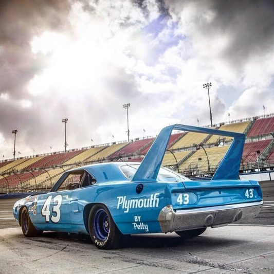 NASCAR: Від нелегальних перевезень до технологічної вершини